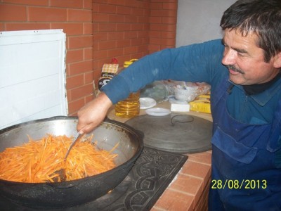 Усто за готовкой плова..jpg
