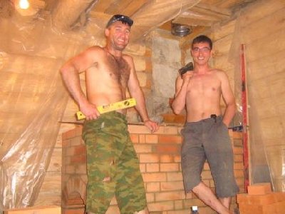 Печник Родион с подсобником.jpg